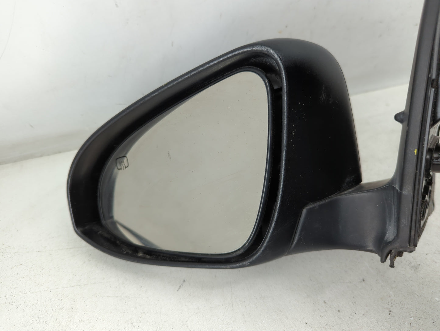 2019-2022 Toyota Corolla Driver Side View Mirror - Left Door Mirror OEM Used - Oemusedautoparts1.com