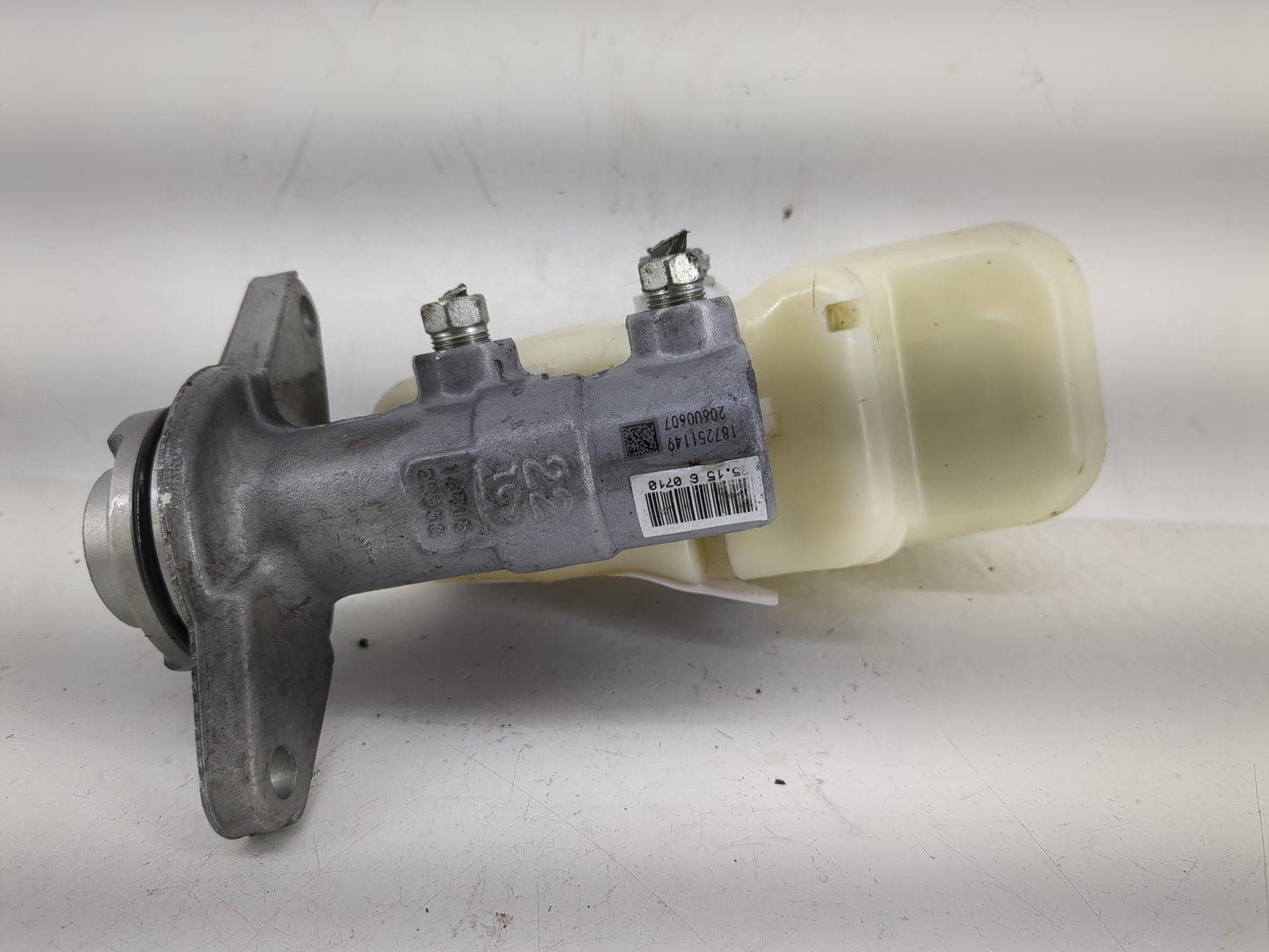 2014-2019 Toyota Corolla Brake Master Cylinder - Oemusedautoparts1.com