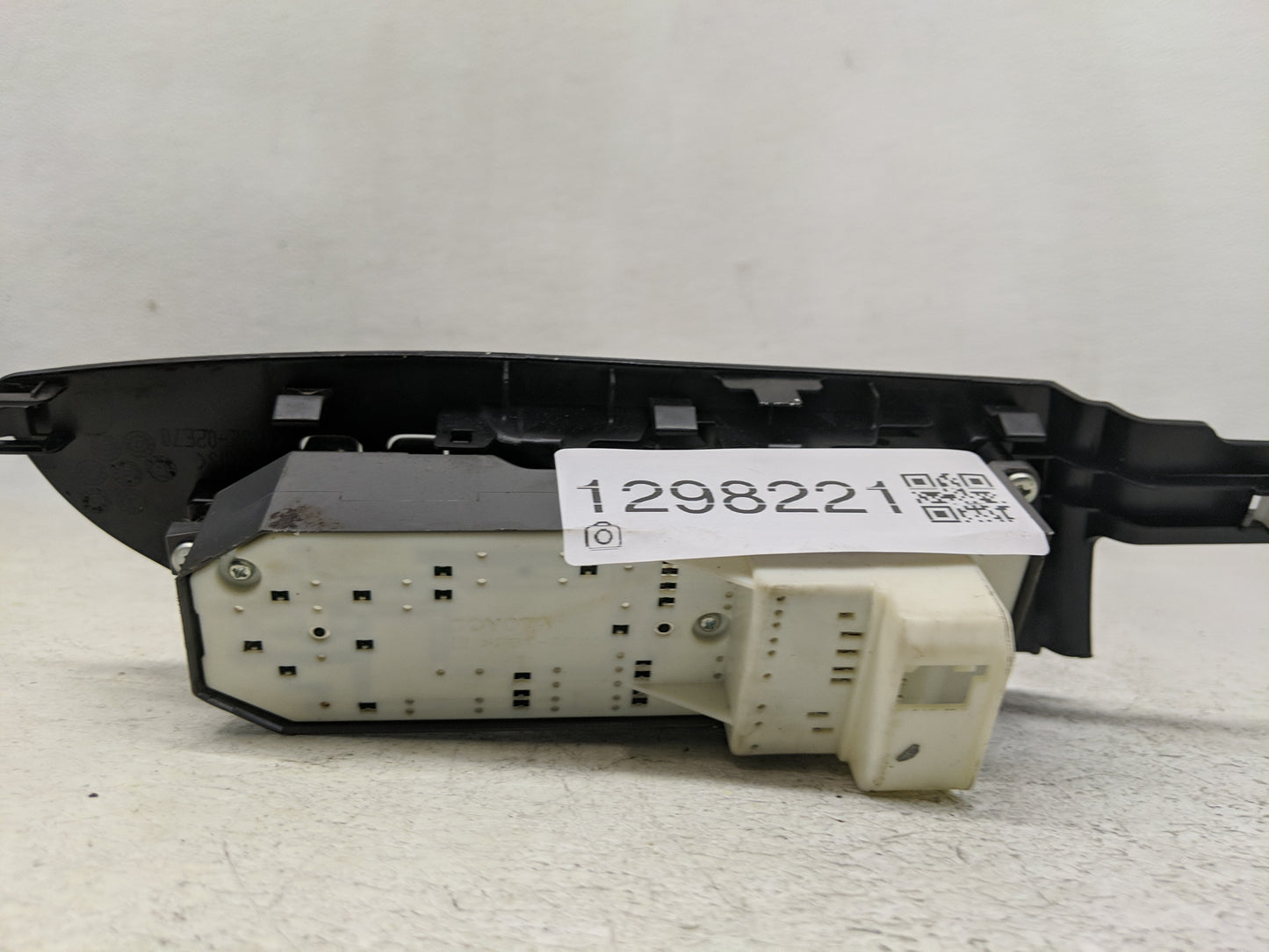 2014-2019 Toyota Corolla Master Power Window Switch Replacement Driver Side Left P/N:74232-02E70 Fits OEM Used Auto Parts -