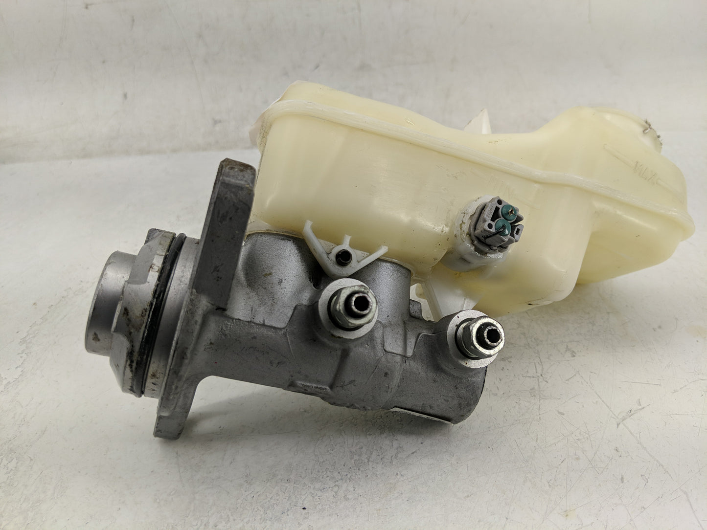 2014-2019 Toyota Corolla Brake Master Cylinder - Oemusedautoparts1.com
