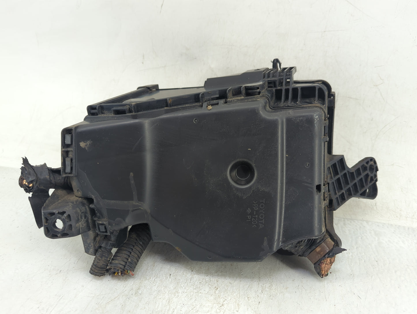 2014-2019 Toyota Corolla Fusebox Fuse Box Panel Relay Module Fits Fits 2014 2015 2016 2017 2018 2019 OEM Used Auto Parts - O
