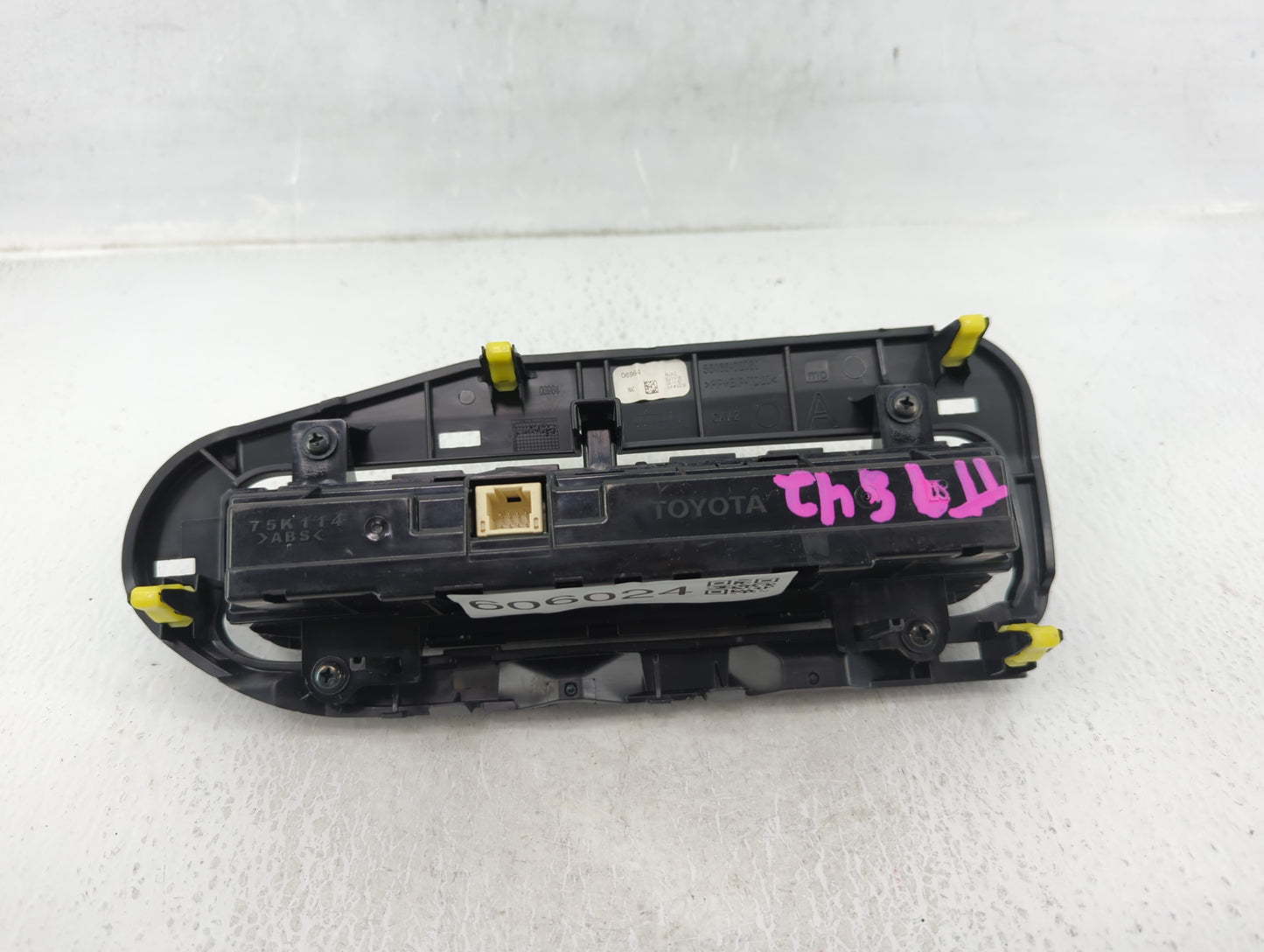 2017-2019 Toyota Corolla Climate Control Module Temperature AC/Heater Replacement P/N:55468-02060 Fits Fits 2017 2018 2019 O