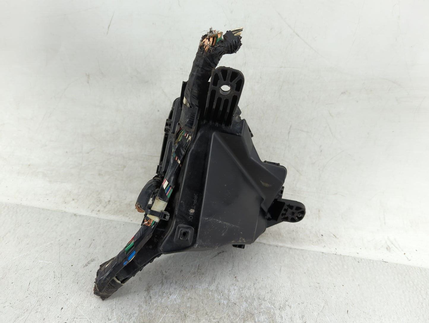 2012-2019 Toyota Yaris Fusebox Fuse Box Panel Relay Module Fits Fits 2012 2013 2014 2015 2016 2017 2018 2019 OEM Used Auto P
