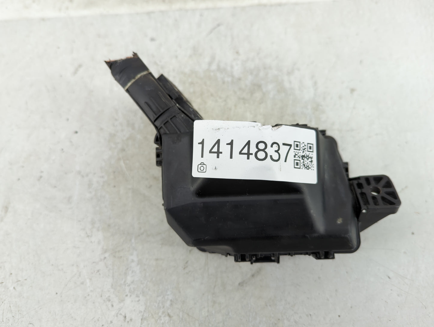 2012-2019 Toyota Yaris Fusebox Fuse Box Panel Relay Module Fits Fits 2012 2013 2014 2015 2016 2017 2018 2019 OEM Used Auto P