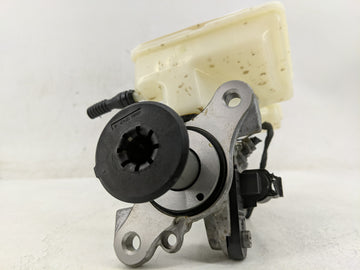 2015-2019 Volkswagen Golf Brake Master Cylinder 1312775