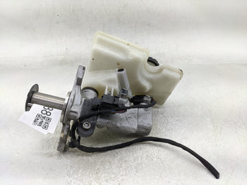 2015-2019 Volkswagen Golf Brake Master Cylinder 1376288