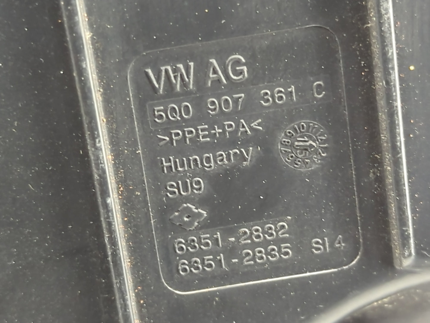 2015-2019 Volkswagen Golf Fusebox Fuse Box Panel Relay Module P/N:5Q0 907 361 C 6351-2835 Fits OEM Used Auto Parts - Oemused