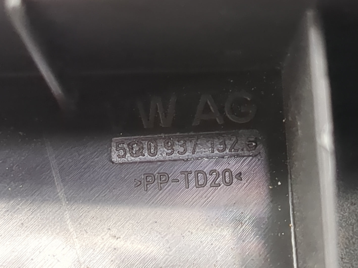 2019-2021 Volkswagen Jetta Fusebox Fuse Box Panel Relay Module P/N:5Q0937132E Fits Fits 2019 2020 2021 OEM Used Auto Parts -