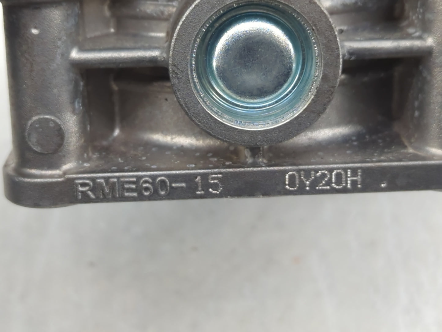 2014-2017 Volkswagen Jetta Throttle Body P/N:06K 133 062 E Fits Fits 2014 2015 2016 2017 OEM Used Auto Parts - Oemusedautopa