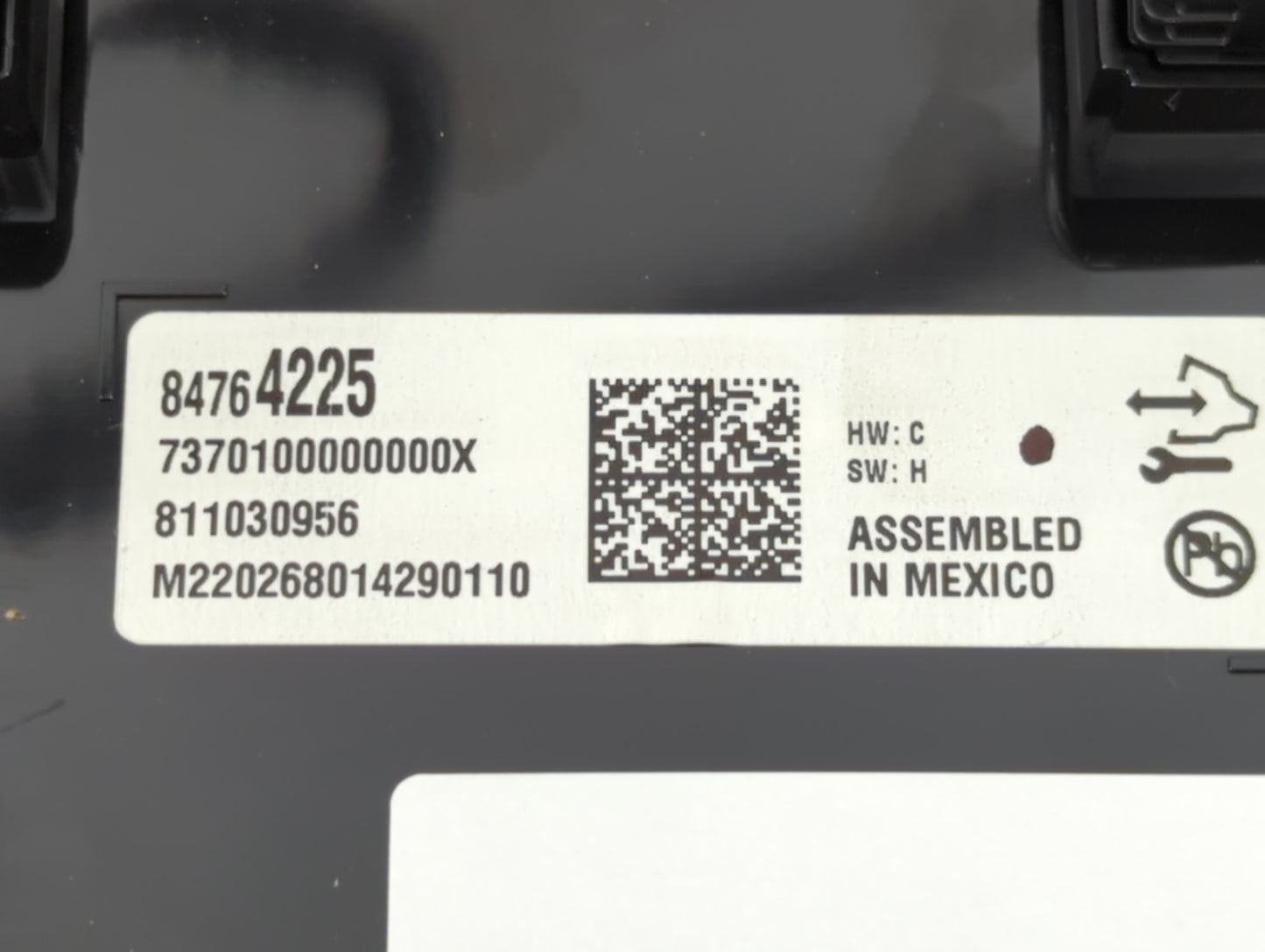 2020 Buick Enclave Radio AM FM Cd Player Receiver Replacement P/N:84764225 Fits OEM Used Auto Parts - Oemusedautoparts1.com