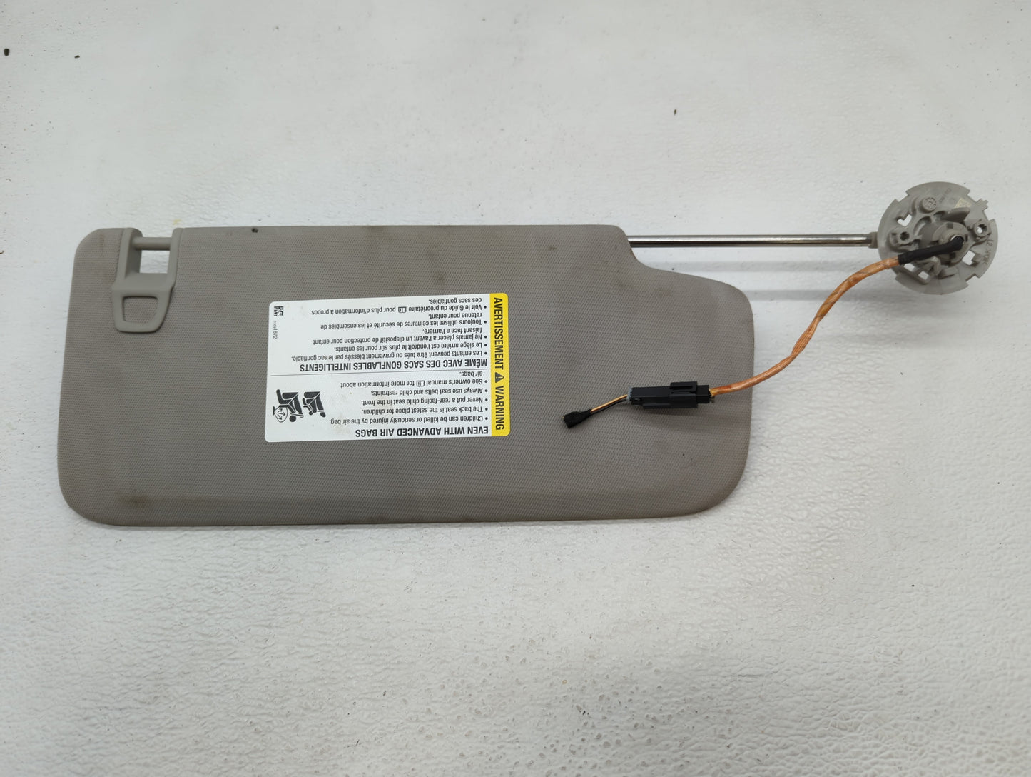 2018-2020 Buick Enclave Sun Visor Shade Replacement Driver Left Mirror Fits Fits 2018 2019 2020 OEM Used Auto Parts - Oemuse