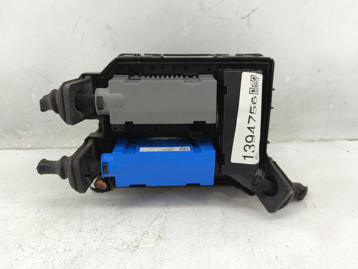 2020-2021 Buick Encore Fusebox Fuse Box Panel Relay Module P/N:42733199 Fits Fits 2020 2021 2022 OEM Used Auto Parts - Oemus