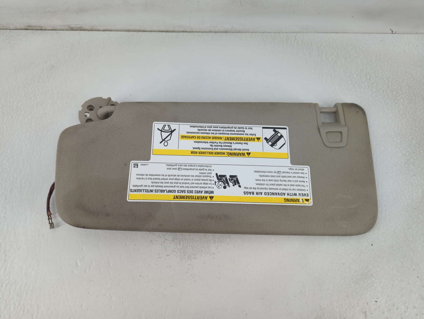 2020-2021 Buick Encore Sun Visor Shade Replacement Passenger Right Mirror Fits Fits 2020 2021 OEM Used Auto Parts - Oemuseda
