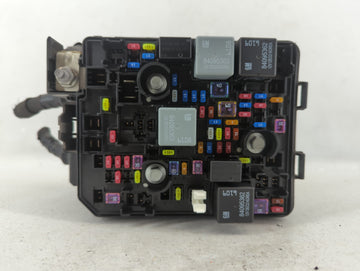2020-2021 Buick Encore Gx Fusebox Fuse Box Panel Relay Module P/N:42745056 Fits Fits 2020 2021 2022 OEM Used Auto Parts