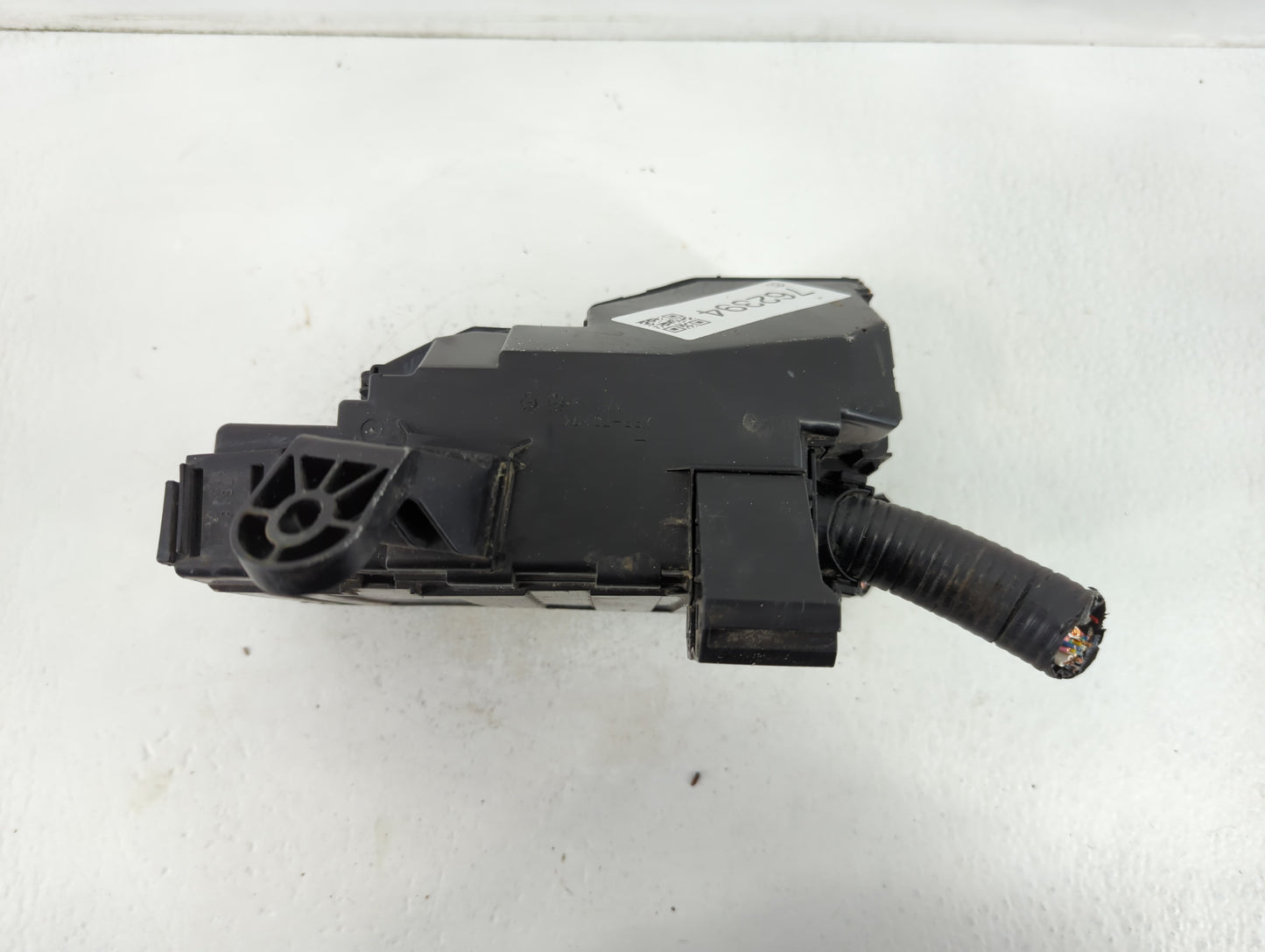 2020 Cadillac Xt5 Fusebox Fuse Box Panel Relay Module P/N:4482 NB2 Fits OEM Used Auto Parts - Oemusedautoparts1.com