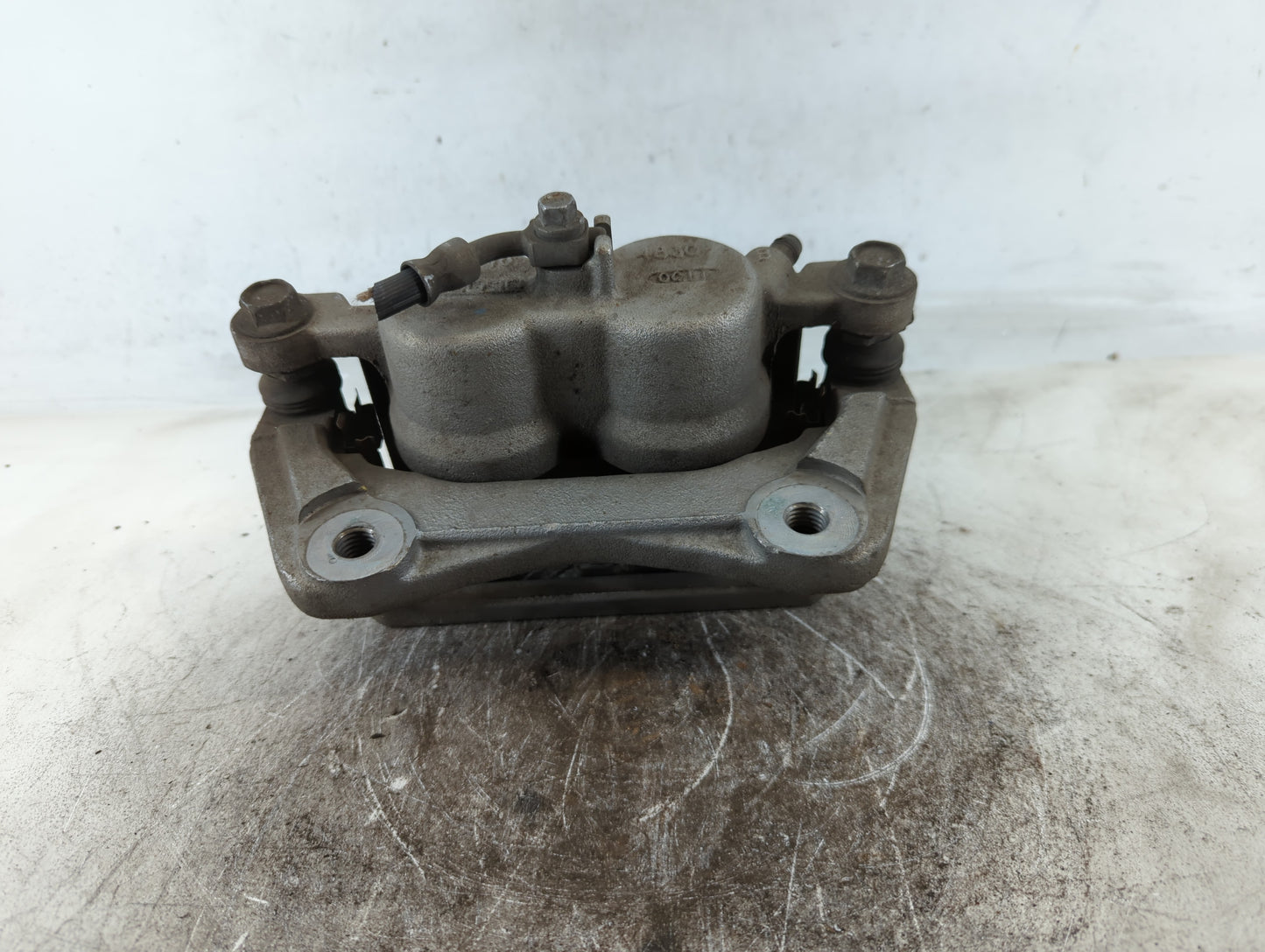 2019-2020 Chevrolet Blazer Front Driver Left Brake Caliper - Oemusedautoparts1.com