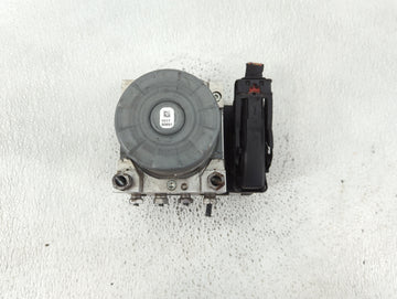 2020-2022 Chevrolet Equinox ABS Pump Control Module Replacement P/N:84825145 Fits Fits 2020 2021 2022 OEM Used Auto Parts