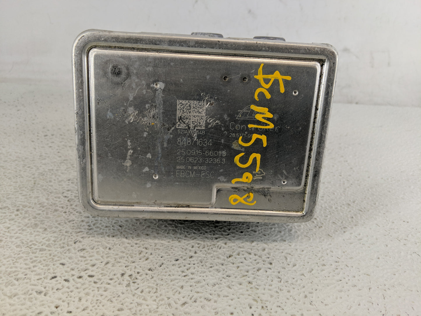 2020-2022 Chevrolet Equinox ABS Pump Control Module Replacement P/N:84825144 Fits Fits 2020 2021 2022 OEM Used Auto Parts -