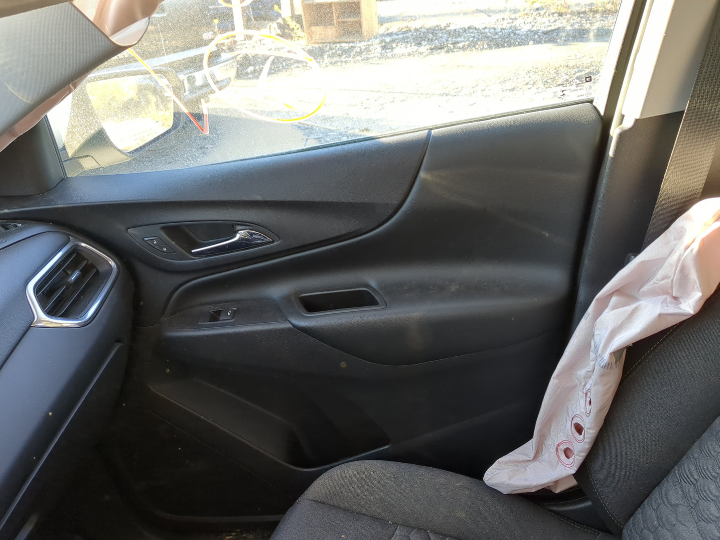 2020 Chevrolet Equinox Front Right Passenger Interior Door Panel Trim - Oemusedautoparts1.com