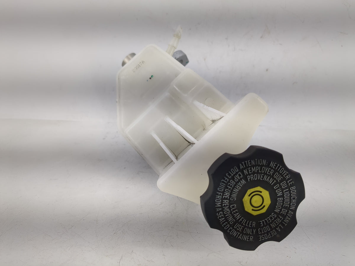 2018-2022 Chevrolet Equinox Brake Master Cylinder 1220634 - Oemusedautoparts1.com