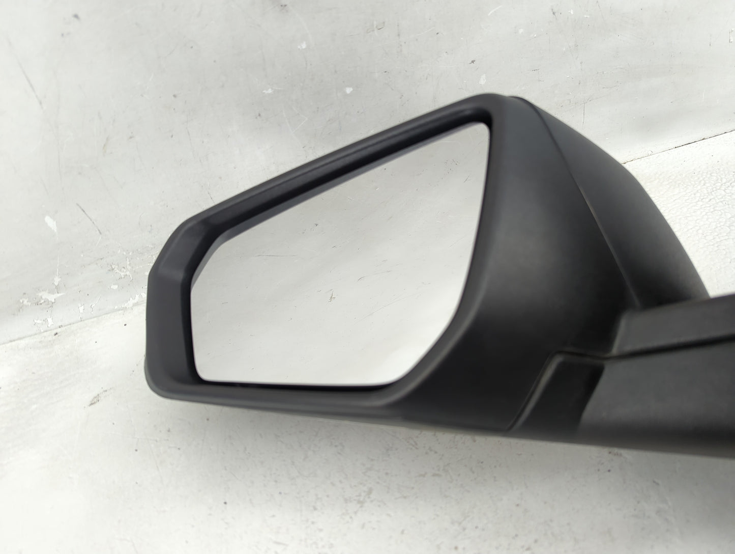 2020 Chevrolet Equinox Driver Side View Mirror - Left Door Mirror OEM Used - Oemusedautoparts1.com