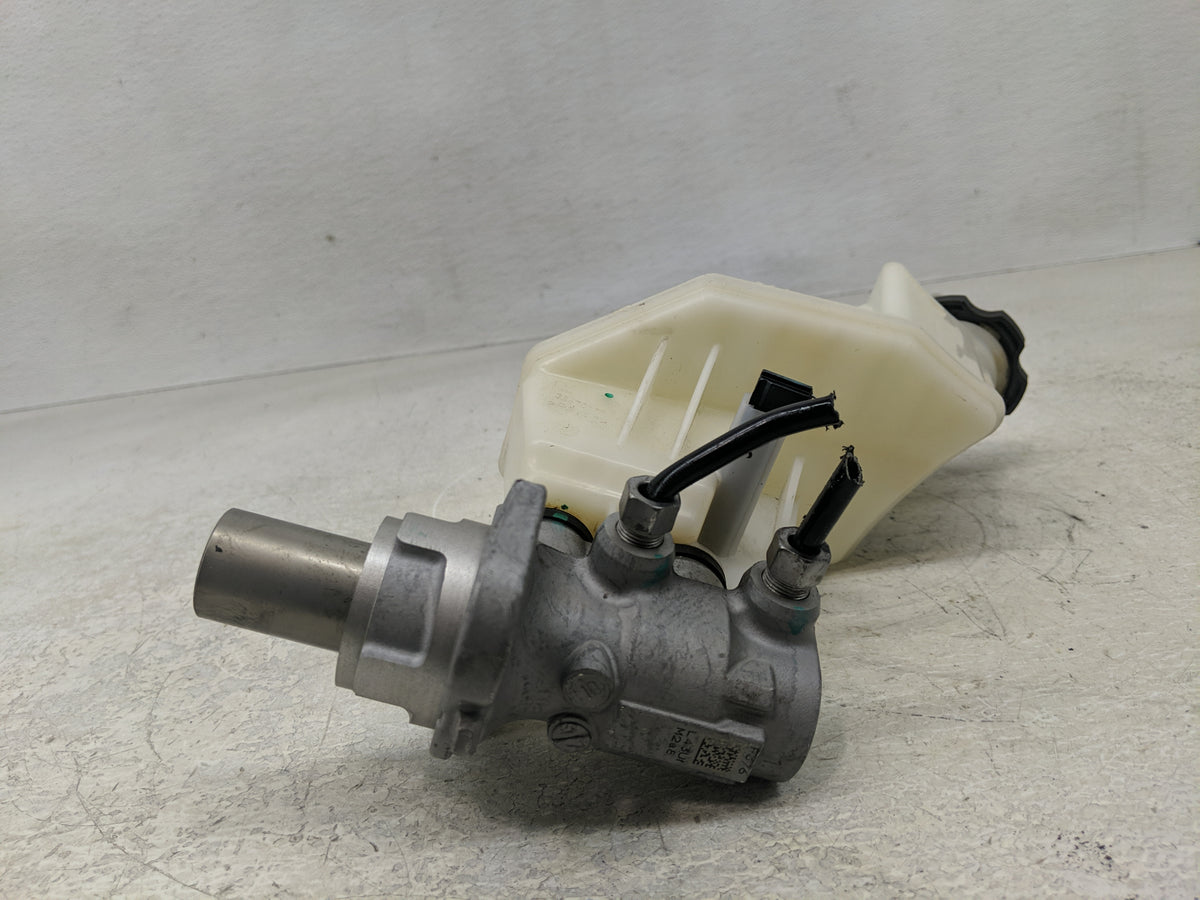 2018-2022 Chevrolet Equinox Brake Master Cylinder 1312099 - Oemusedautoparts1.com