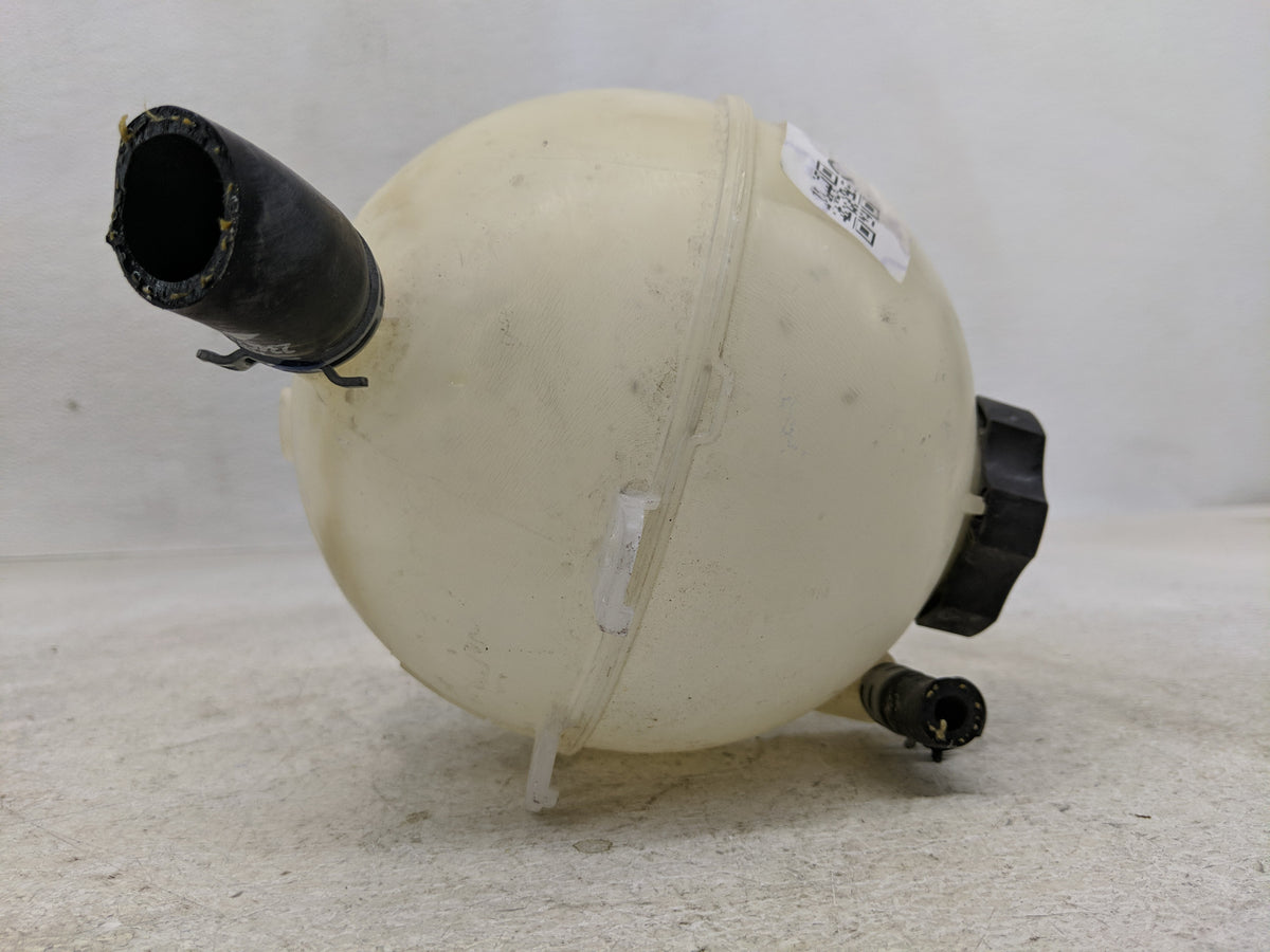 2018 Chevrolet Equinox Radiator Coolant Overflow Expansion Tank Bottle 1313123 - Oemusedautoparts1.com