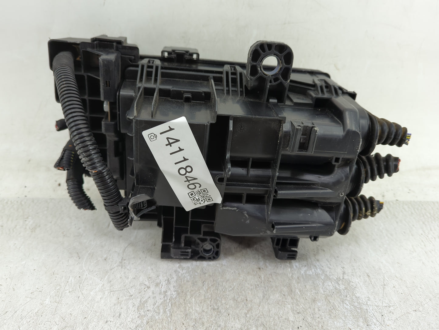 2018-2022 Chevrolet Equinox Fusebox Fuse Box Panel Relay Module Fits Fits 2018 2019 2020 2021 2022 OEM Used Auto Parts - Oem