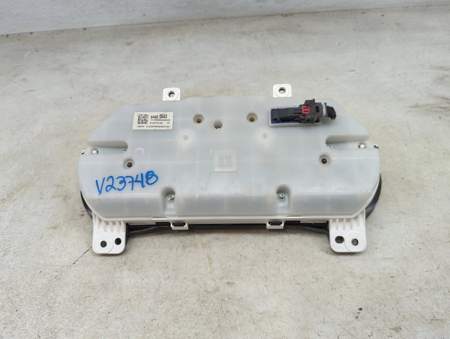 2019-2022 Chevrolet Equinox Instrument Cluster Speedometer Gauges P/N:84625643 Miles: Fits Fits 2019 2020 2021 2022 OEM Used