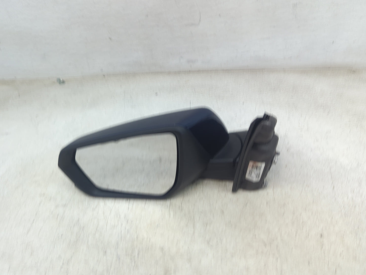 2018-2022 Chevrolet Equinox Driver Side View Mirror - Left Door Mirror OEM Used - Oemusedautoparts1.com