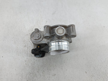 2018-2019 Chevrolet Equinox Throttle Body P/N:12671379AA Fits Fits 2016 2017 2018 2019 OEM Used Auto Parts