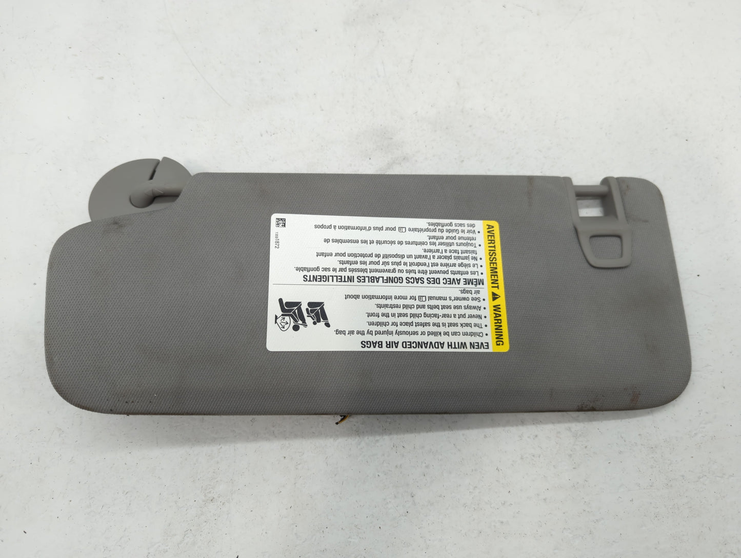 2020-2022 Chevrolet Equinox Sun Visor Shade Replacement Passenger Right Mirror Fits Fits 2020 2021 2022 OEM Used Auto Parts