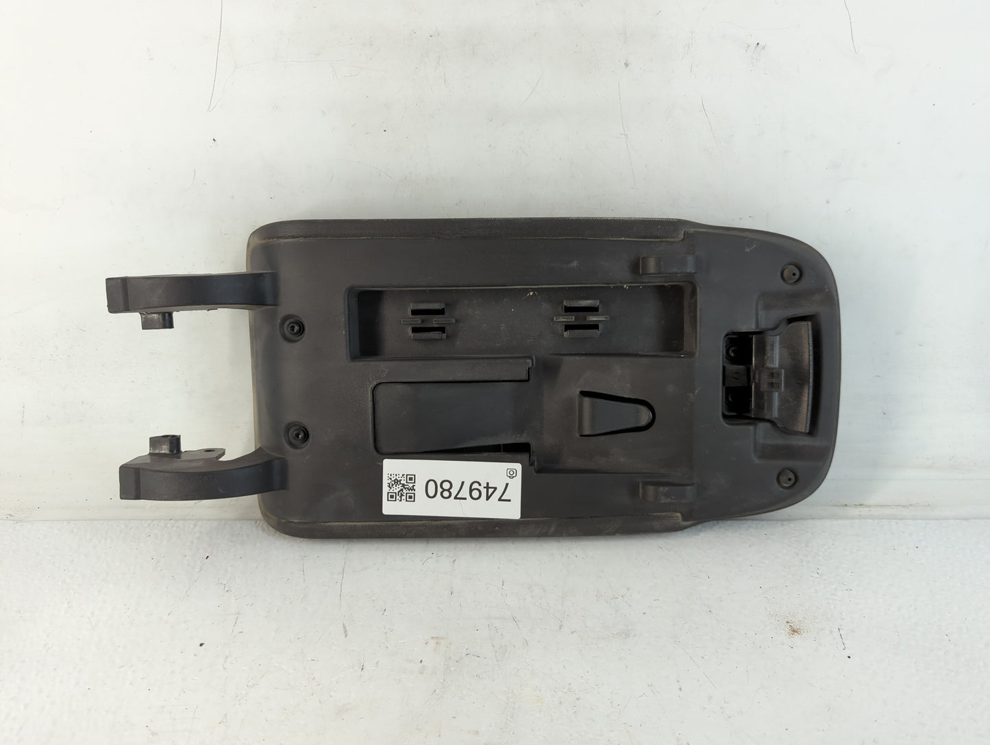 2020 Chevrolet Equinox Center Console Armrest Cover Lid Fits OEM Used Auto Parts - Oemusedautoparts1.com