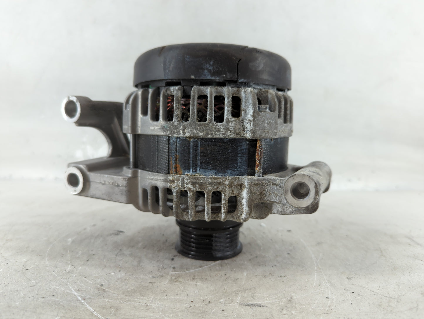2018-2020 Chevrolet Equinox Alternator Replacement Generator Charging Assembly Engine OEM P/N:0 126 312 193 13535007 Fits OE