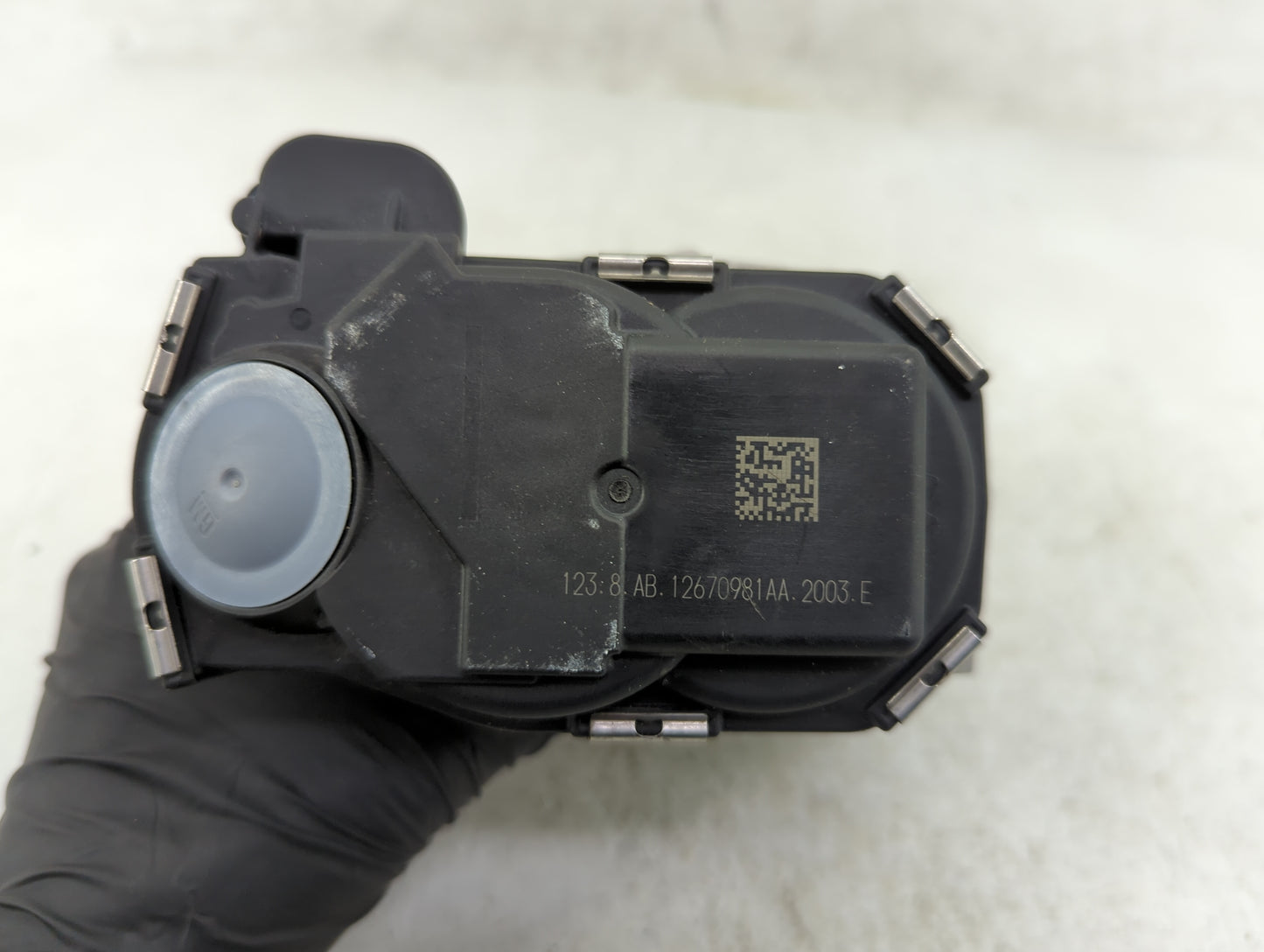 2012-2020 Chevrolet Impala Throttle Body P/N:12670981AA Fits Fits 2012 2013 2014 2015 2016 2017 2018 2019 2020 2021 2022 OEM