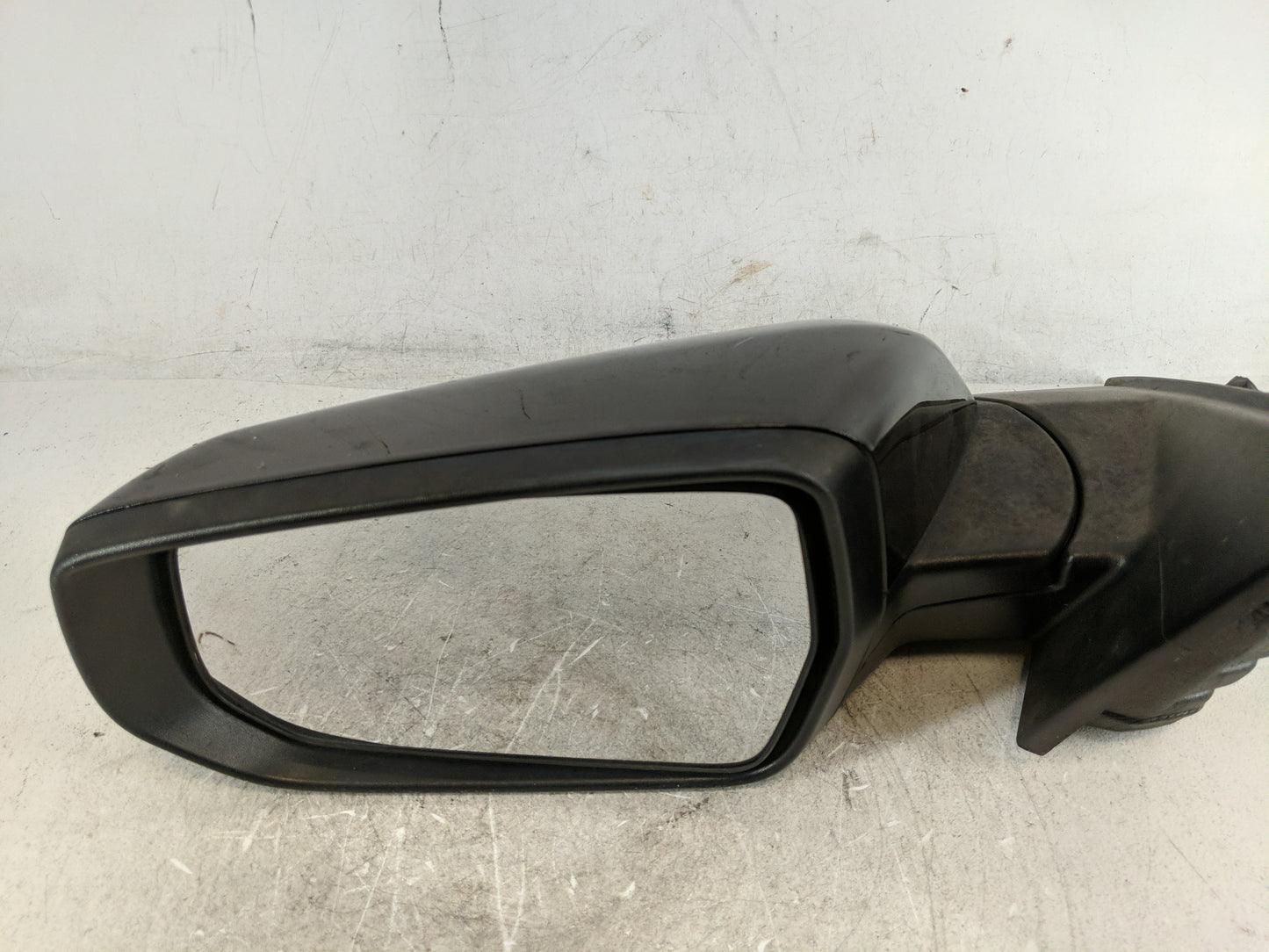 2016-2021 Chevrolet Malibu Side Mirror Replacement Driver Left View Door Mirror P/N:84705602 Fits OEM Used Auto Parts - Oemu