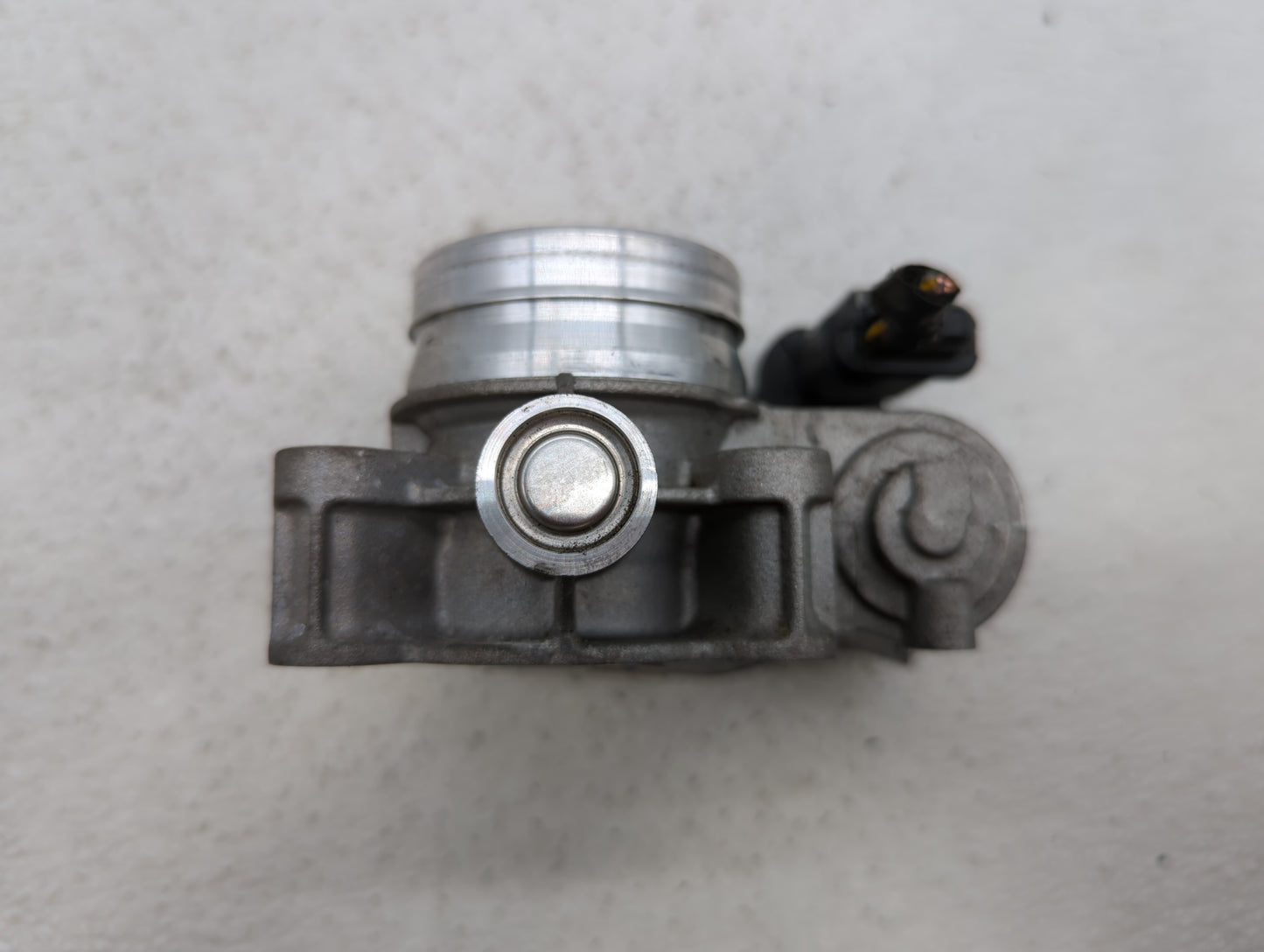 2016-2019 Chevrolet Malibu Throttle Body P/N:12671379AA Fits Fits 2016 2017 2018 2019 OEM Used Auto Parts - Oemusedautoparts