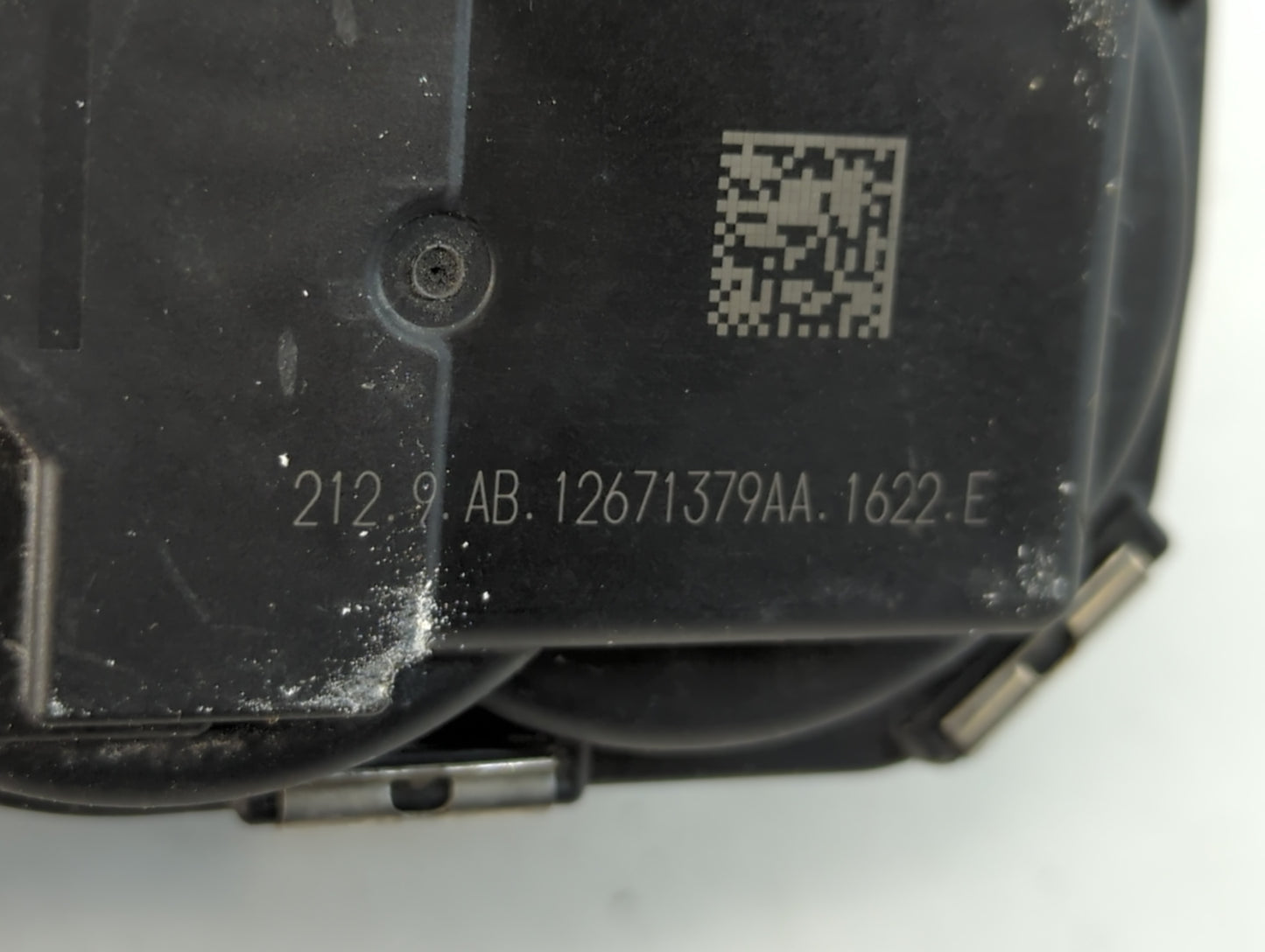 2016-2021 Chevrolet Malibu Throttle Body P/N:12671379AA Fits Fits 2016 2017 2018 2019 2020 2021 2022 OEM Used Auto Parts - O