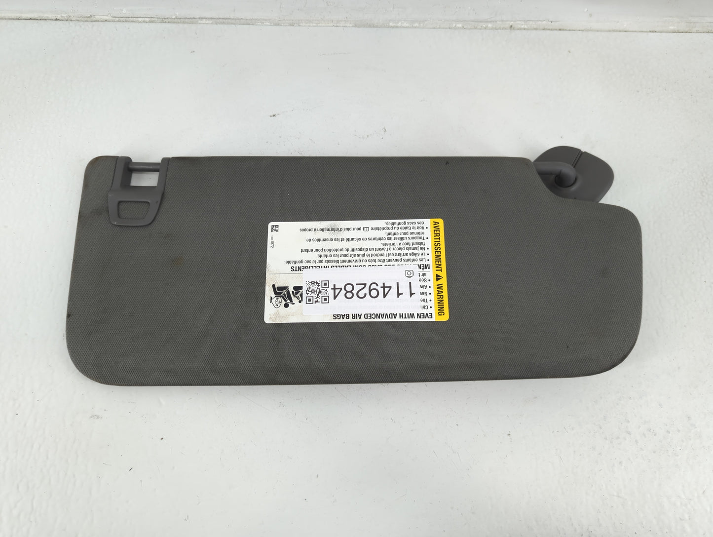 2019-2022 Chevrolet Silverado 1500 Sun Visor Shade Replacement Driver Left Mirror Fits Fits 2019 2020 2021 2022 OEM Used Aut