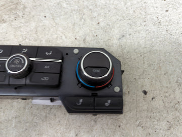 2020-2022 Chevrolet Silverado 1500 Climate Control Module Temperature AC/Heater Replacement P/N:84592241 737020000000X Fits OEM Used Auto Parts