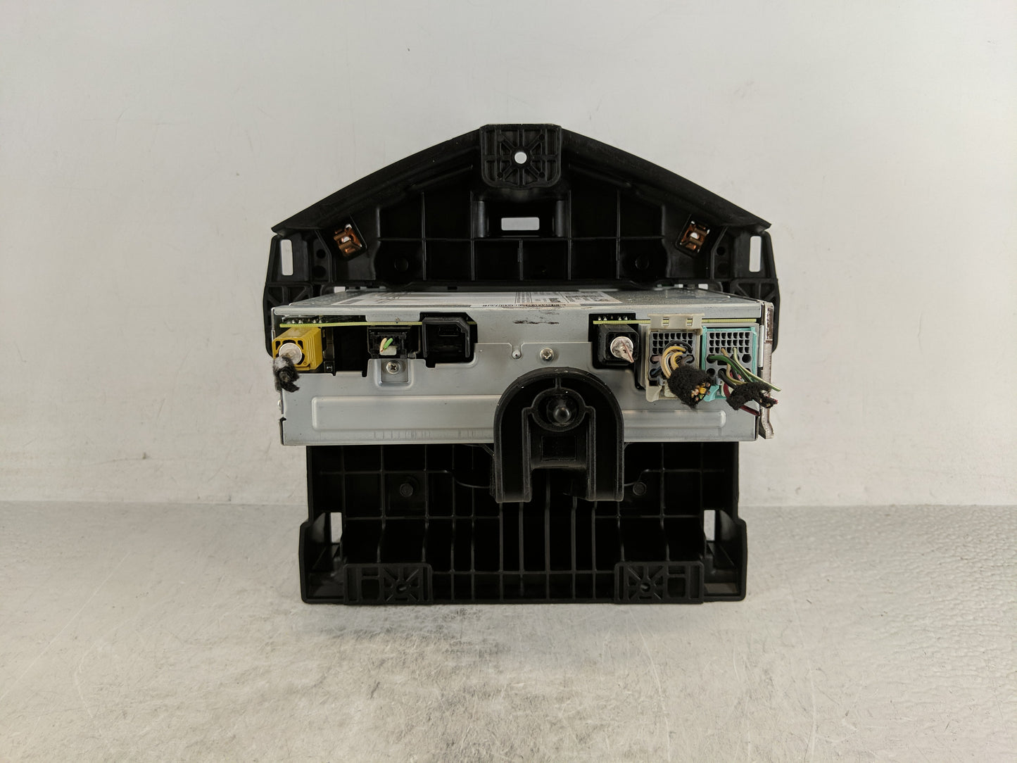 2019-2019 Chevrolet Sonic Radio Control Panel - Oemusedautoparts1.com