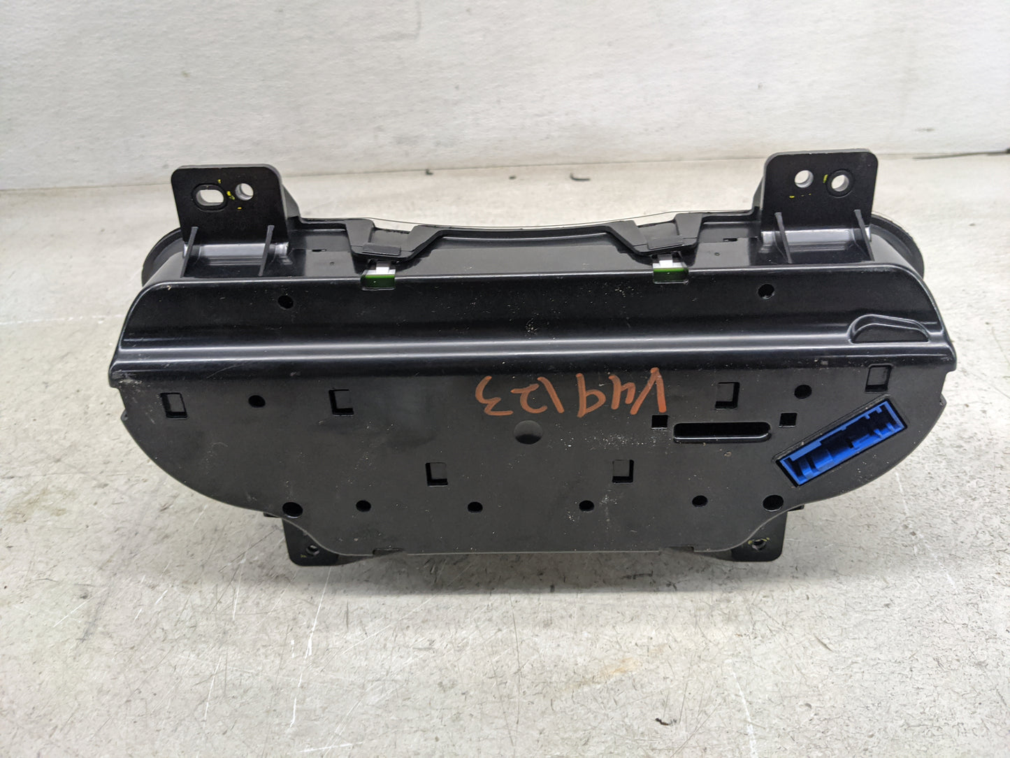 2018 Chevrolet Suburban Instrument Cluster Speedometer Gauges P/N:84597916 23288225 Miles: Fits Fits 2019 2020 OEM Used Auto