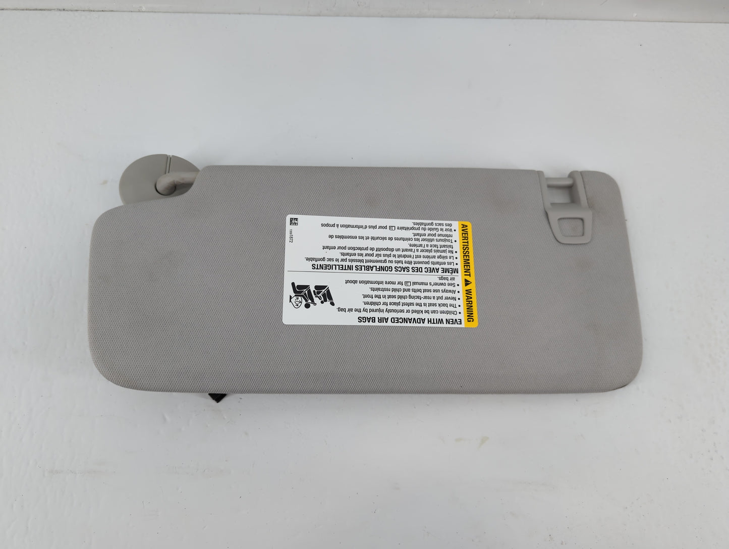 2018-2022 Chevrolet Traverse Sun Visor Shade Replacement Passenger Right Mirror Fits Fits 2018 2019 2020 2021 2022 OEM Used