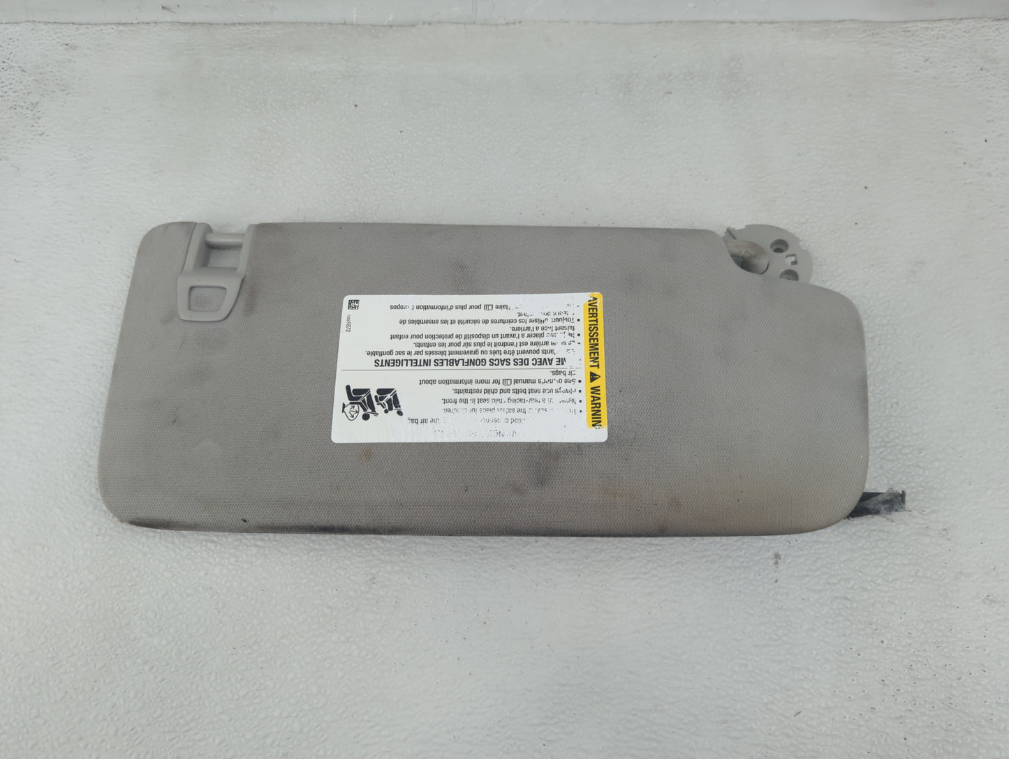 2018-2022 Chevrolet Traverse Sun Visor Shade Replacement Driver Left Mirror Fits Fits 2018 2019 2020 2021 2022 OEM Used Auto