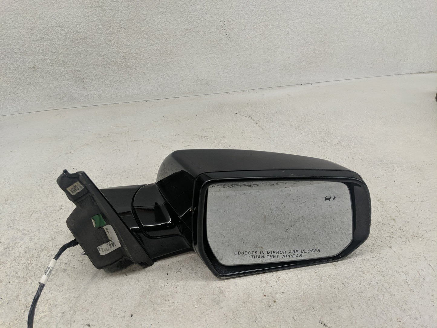 2020 Chevrolet Traverse Side Mirror Replacement Passenger Right View Door Mirror Fits OEM Used Auto Parts - Oemusedautoparts