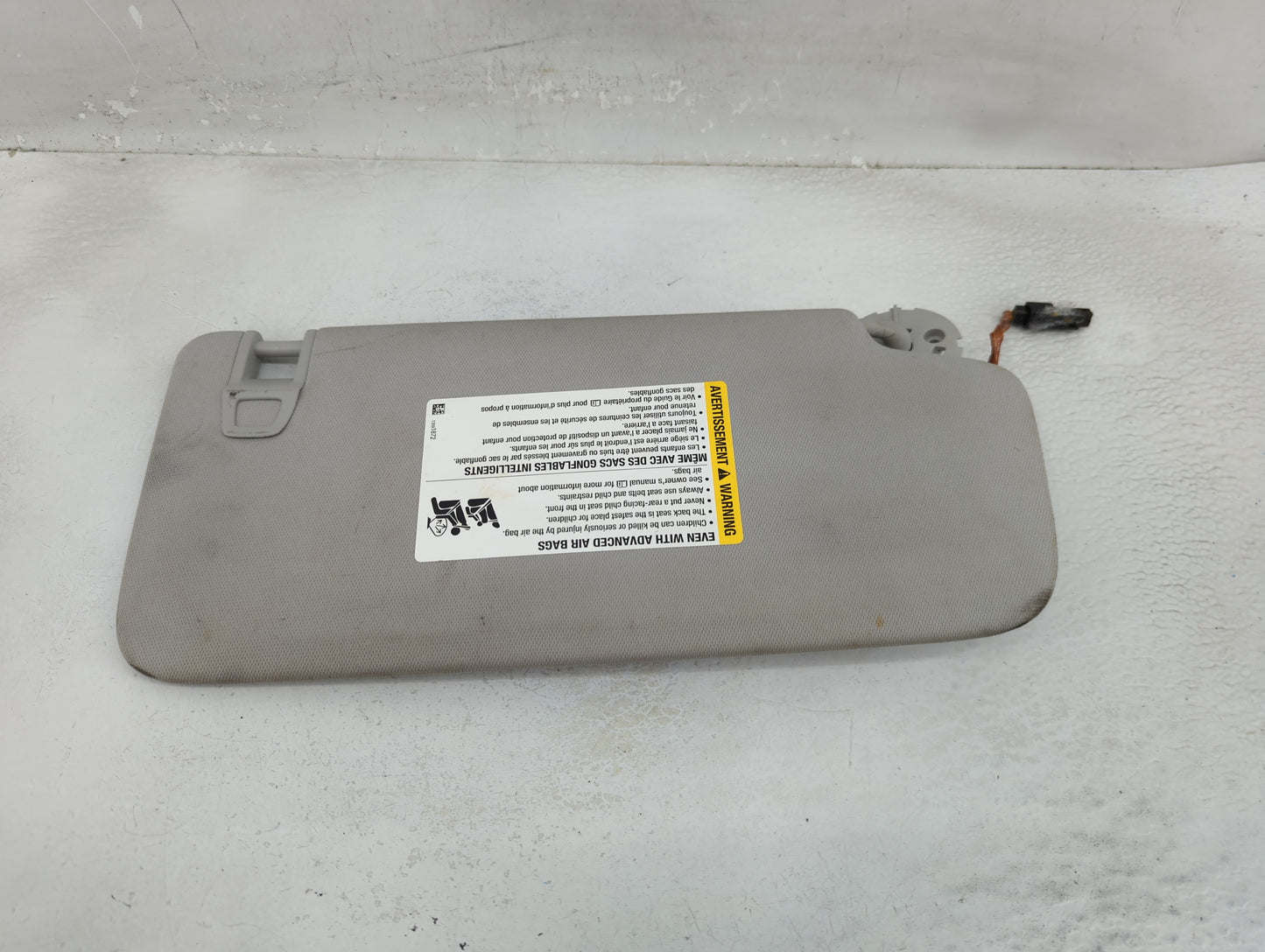 2018-2022 Chevrolet Traverse Sun Visor Shade Replacement Driver Left Mirror Fits Fits 2018 2019 2020 2021 2022 OEM Used Auto