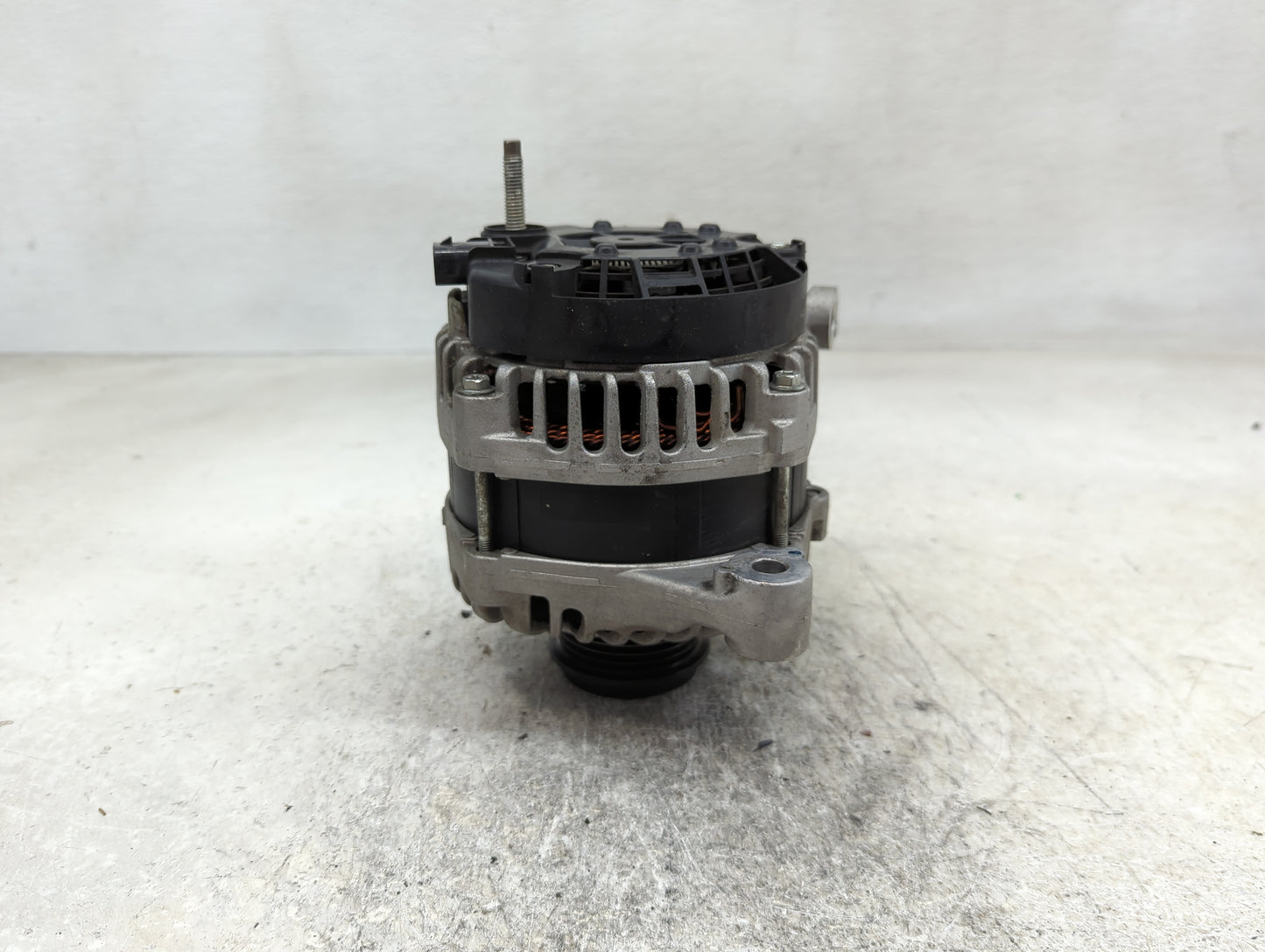 2018-2022 Chevrolet Traverse Alternator Replacement Generator Charging Assembly Engine OEM P/N:13506432 Fits OEM Used Auto P