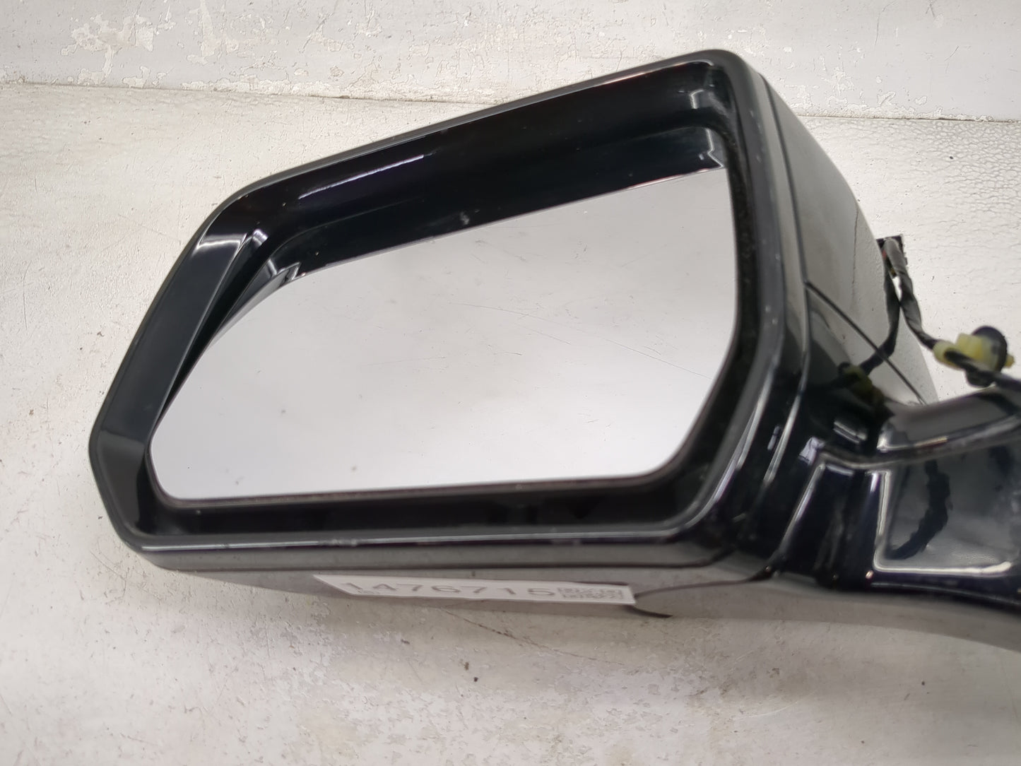 2018-2022 Chevrolet Traverse Driver Side View Mirror - Left Door Mirror OEM Used - Oemusedautoparts1.com