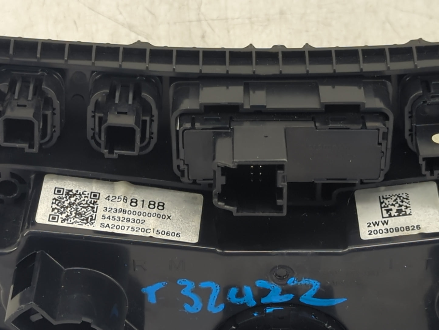 2017-2021 Chevrolet Trax Climate Control Module Temperature AC/Heater Replacement P/N:42588188 545329302 Fits OEM Used Auto
