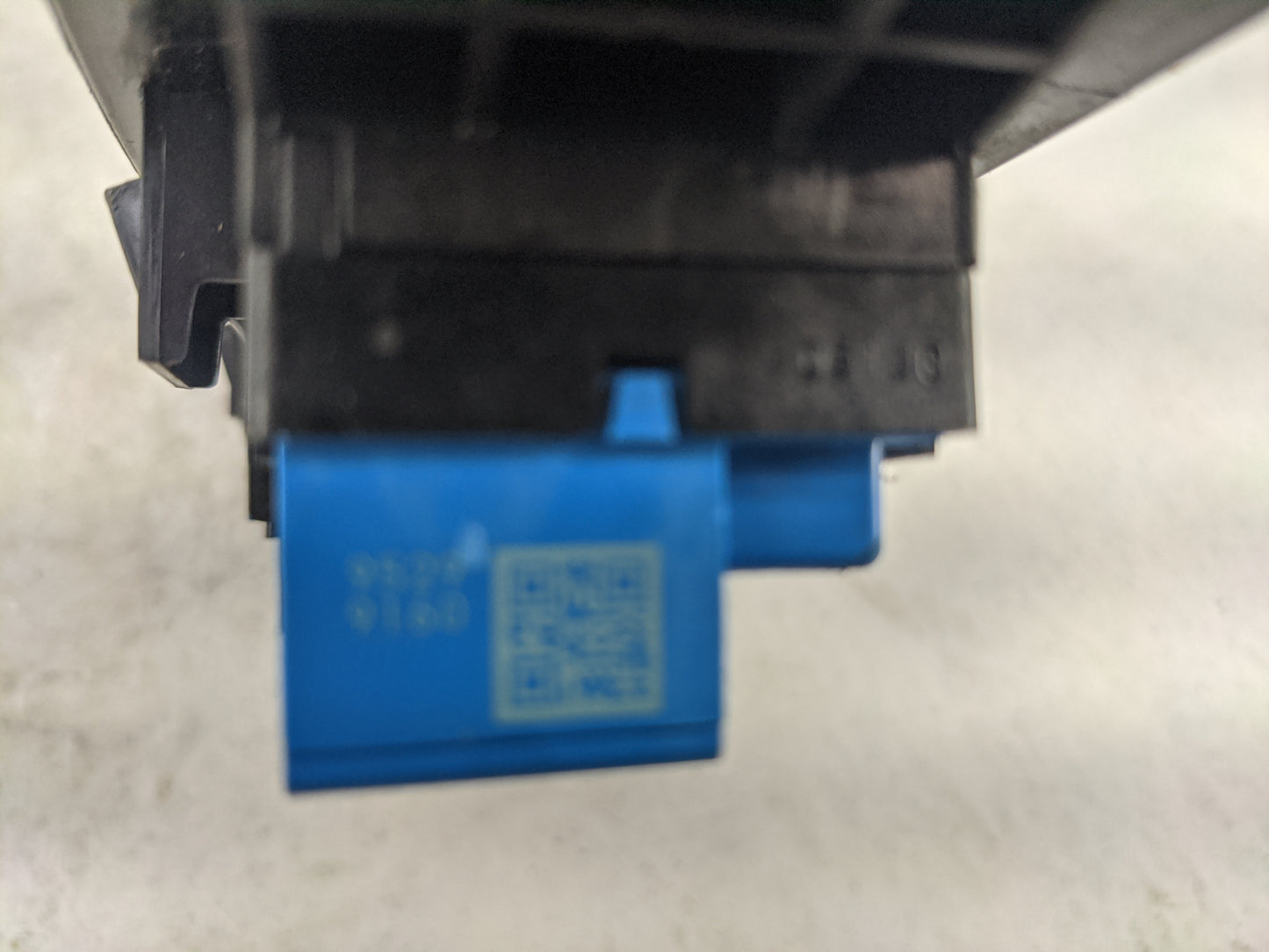 2017-2021 Chevrolet Trax Passenger Right Power Window Switch - Oemusedautoparts1.com